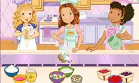 Holly Hobbie: The Hey Girls Muffin Maker | NuMuKi